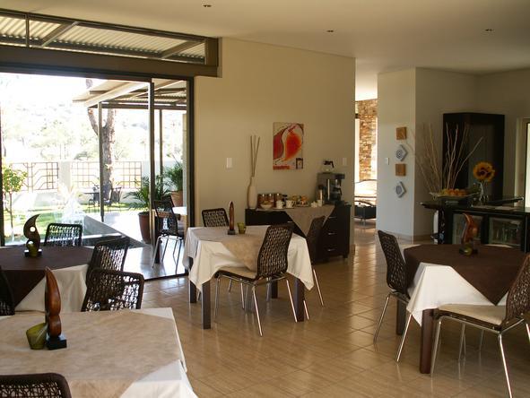 Elegant Guesthouse - dining room 2